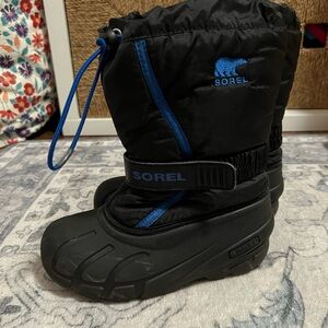 Sorel Kids Black and Blue Snow Boots Size 3